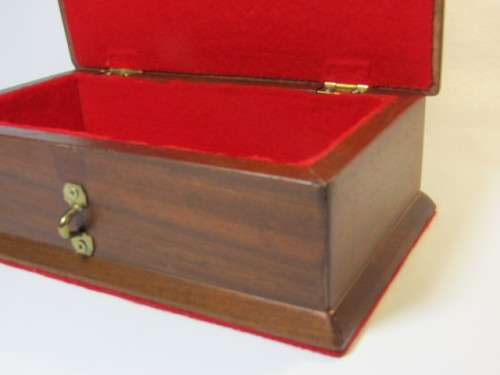 Vintage wooden box with brass fittings and liner, excellent condition, 25cm x 14cm x 8cm