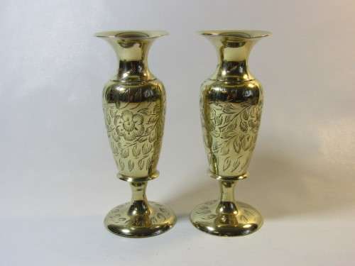 Vintage set of 2 solid brass Vases in excellent condition, 15cm tall