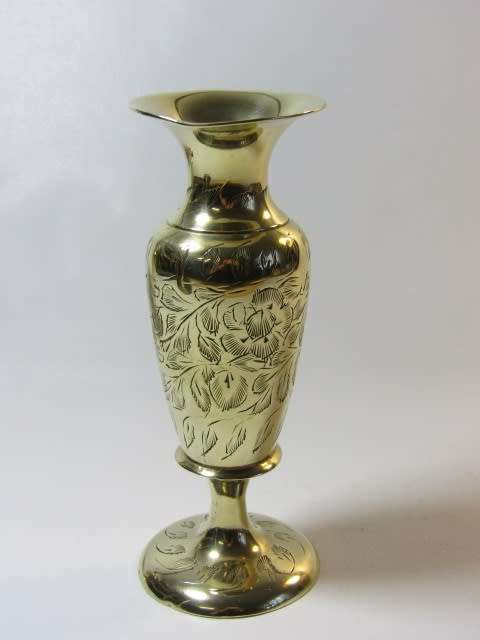 Vintage set of 2 solid brass Vases in excellent condition, 15cm tall