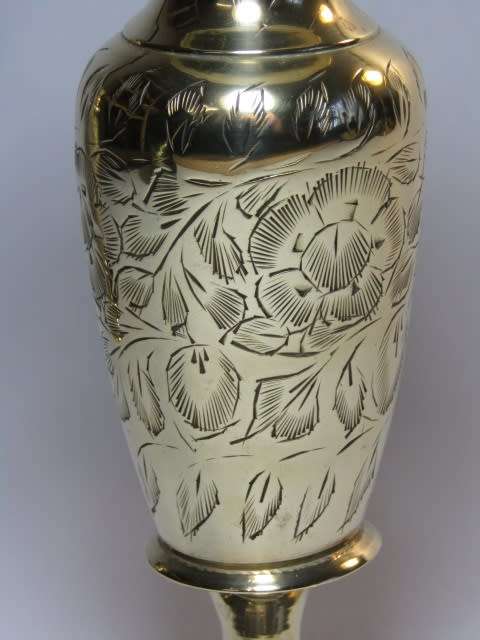 Vintage set of 2 solid brass Vases in excellent condition, 15cm tall