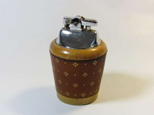 Vintage Ronson table Lighter in wooden case, excellent condition, 8.5cm