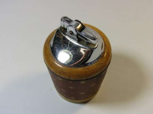 Vintage Ronson table Lighter in wooden case, excellent condition, 8.5cm