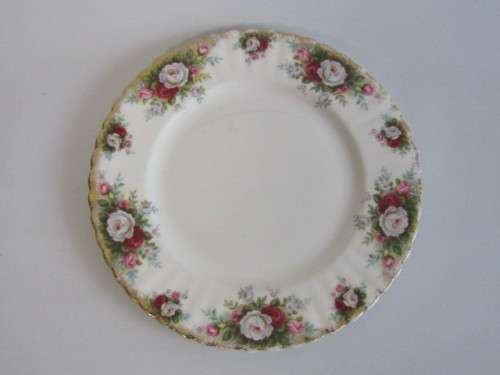 Royal Albert "Celebration" large Plate / Cake Plate in excellent condition, 24cm diameter
