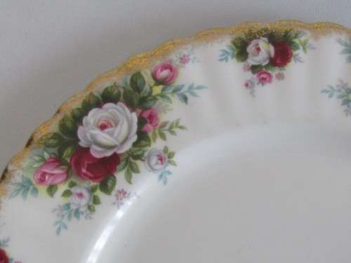 Royal Albert "Celebration" large Plate / Cake Plate in excellent condition, 24cm diameter