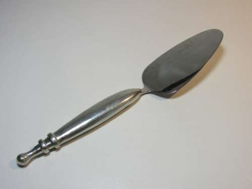 Vintage original Carol Boyes Cake Server in excellent condition, 24cm long