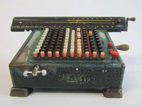 Vintage 1933 Monroe Calculating Machine, beautiful and aged condition, 34cm x 25cm x 17cm and 6Kg