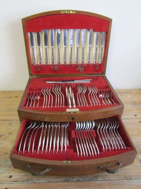 Large antique John Turton Silverplated Burl wood Canteen of Cutlery, Sheffield, 88 piece, serves 8