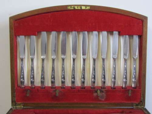 Large antique John Turton Silverplated Burl wood Canteen of Cutlery, Sheffield, 88 piece, serves 8