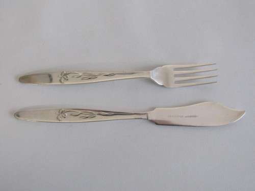 Large antique John Turton Silverplated Burl wood Canteen of Cutlery, Sheffield, 88 piece, serves 8