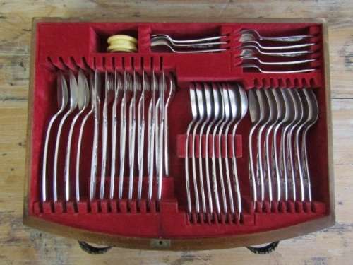 Large antique John Turton Silverplated Burl wood Canteen of Cutlery, Sheffield, 88 piece, serves 8