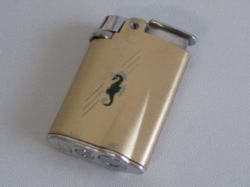 Vintage original Ronson Varaflame Lighter in original Case, England, excellent condition