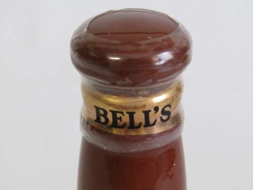 Vintage collectable Bell's Blended Scotch Whisky 200ml in sealed Wade Decanter, 16cm high, like new