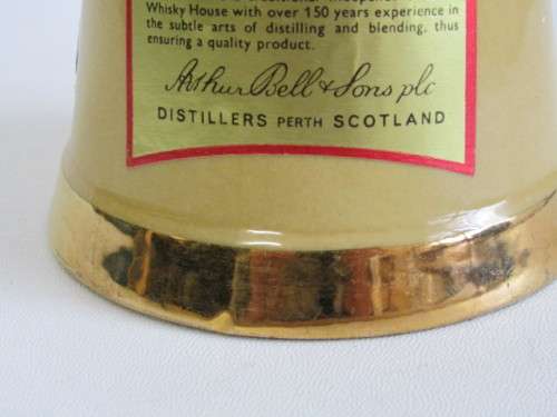 Vintage collectable Bell's Blended Scotch Whisky 200ml in sealed Wade Decanter, 16cm high, like new