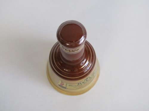 Vintage collectable Bell's Blended Scotch Whisky 200ml in sealed Wade Decanter, 16cm high, like new