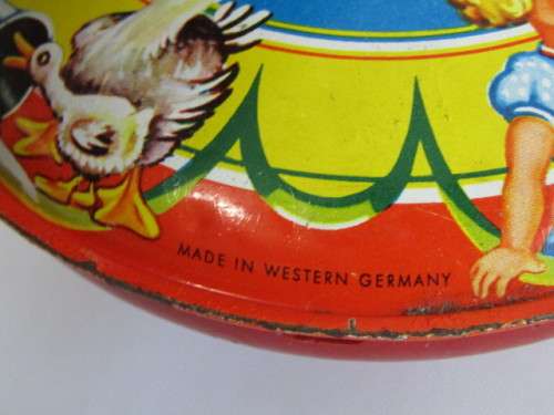 Lot of 3 original vintage Tin Toys, Spin Toll, Skipping rope and wind-up Duck, excellent condition