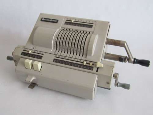 Vintage Original Odhner mechanical Calculating Machine, Sweden, excellent and complete, 34x18cm, 7Kg