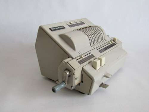 Vintage Original Odhner mechanical Calculating Machine, Sweden, excellent and complete, 34x18cm, 7Kg