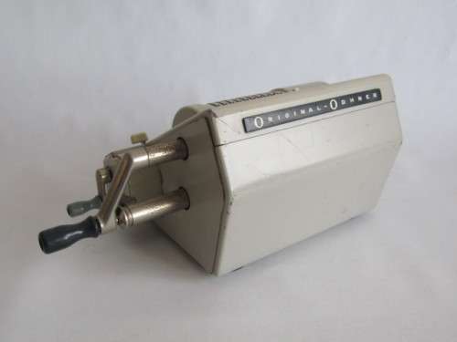 Vintage Original Odhner mechanical Calculating Machine, Sweden, excellent and complete, 34x18cm, 7Kg