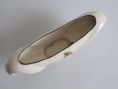 Vintage original Majolica porcelain Boat shaped Vase in excellent condition, 31cm wide (value R450+)