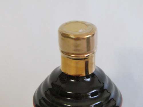 Collectable Christmas 1991 Bells Old Scotch Whisky 750ml in Wade decanter, Boxed, full and sealed