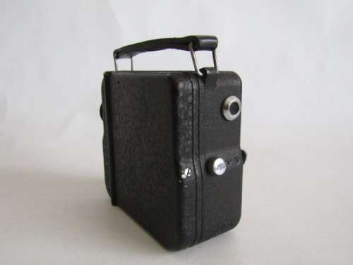 Antique Pathe Scope "H" wind-up movie Camera in excellent and working condition, 10cm x 11cm x 5cm