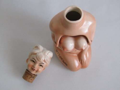 Vintage rare humorous ceramic Character Decanter "Let them Swing", excellent condition, 17cm high