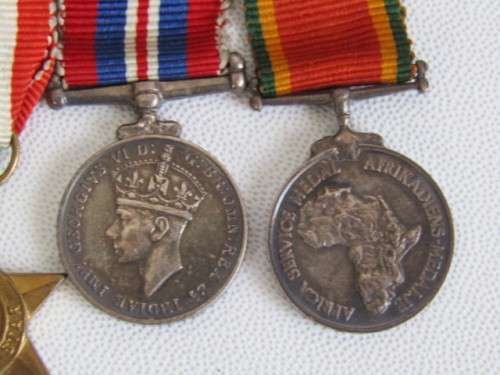 Original miniature medal group from WW2, 1939-1945 Star, Italy Star, 1939-1945 and Africa service