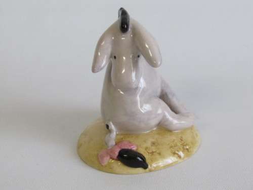 Original Royal Doulton porcelain Figurine, Winnie the Pooh collection "Eeyore's Tail" WP7, 8x8.5cm