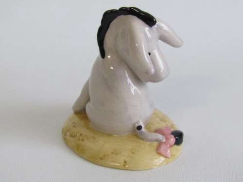 Original Royal Doulton porcelain Figurine, Winnie the Pooh collection "Eeyore's Tail" WP7, 8x8.5cm