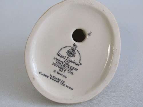 Original Royal Doulton porcelain Figurine, Winnie the Pooh collection "Eeyore's Tail" WP7, 8x8.5cm