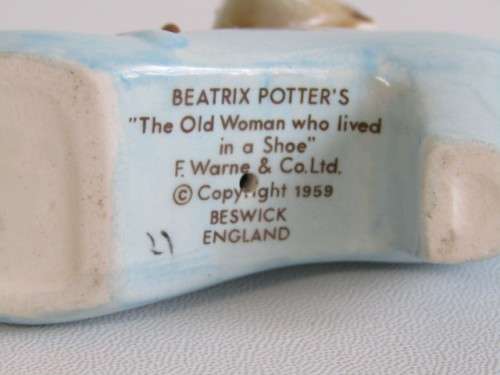 Original collectable Beswick Beatrix Potter Figurine "The Old Woman who lived in a Shoe" 1959, 10cm