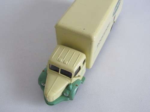 Corgi Heritage collection model Truck "Roquefort" Berliet 60, boxed *Another Crazy R1 start auction*