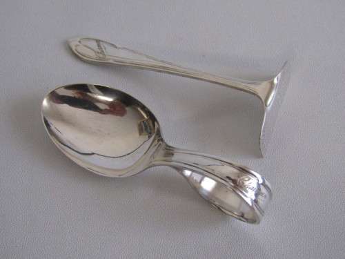 Vintage cased EPNS Baby Serving Set, Spoon and Pucher, 9cm, excellent condition