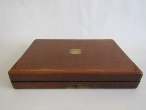 Vintage Mahogany Cased Set of 12 EPNS Fish Knives and 12 Forks in excellent condition, 24 piece