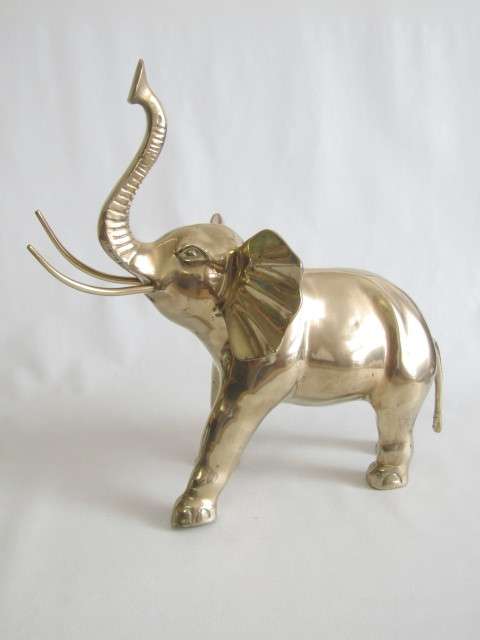 Large solid brass Elephant Statue in excellent condition, 36cm long x 17cm wide x 34cm high