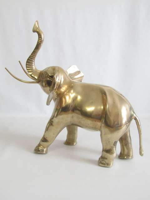 Large solid brass Elephant Statue in excellent condition, 36cm long x 17cm wide x 34cm high