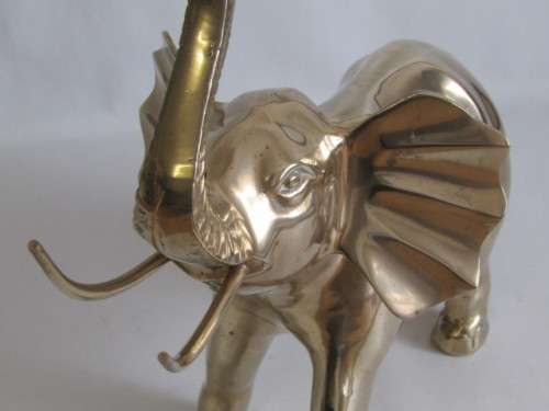 Large solid brass Elephant Statue in excellent condition, 36cm long x 17cm wide x 34cm high