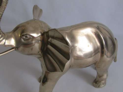 Large solid brass Elephant Statue in excellent condition, 36cm long x 17cm wide x 34cm high