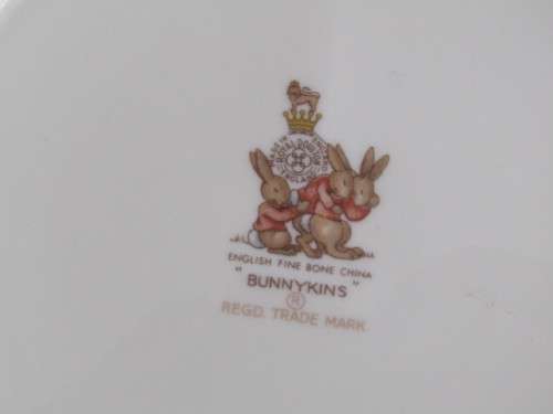 Lot of 3 Royal Doulton Bunnykins items, Dinner Plate 20cm, Side Plate 17cm and Bowl 16cm, excellent