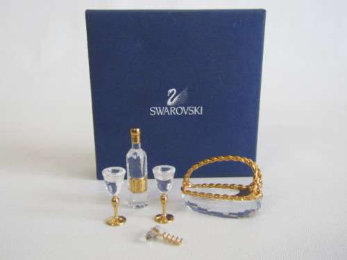 Boxed original Swarovski Crystal Memories Wine Set, gilt metal trim, 5 piece in mint condition