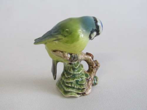 Lot of 2 original Beswick Bird figurines, no. 992 "Blue Tit" and no. 1042 "Bullfinch" perfect cond.