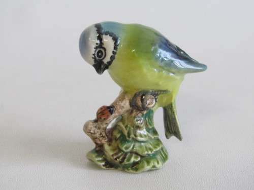 Lot of 2 original Beswick Bird figurines, no. 992 "Blue Tit" and no. 1042 "Bullfinch" perfect cond.