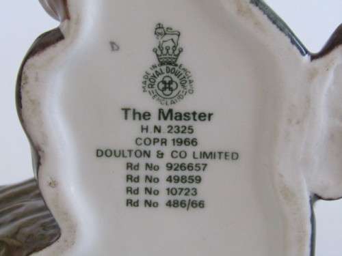 Original vintage 1966 Royal Doulton "The Master" figurine. HN2325, perfect condition, 15cm x 15cm