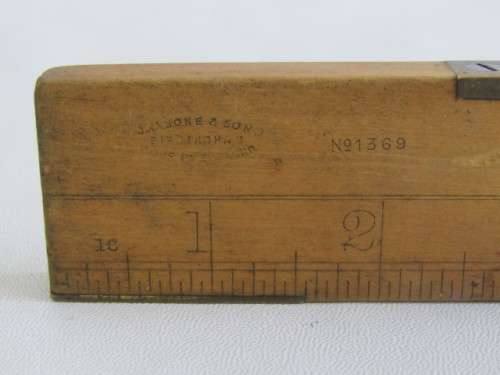 Antique Wood and Brass Spirit Level in excellent and working condition, Rabone & Sons, No.1369, 20cm