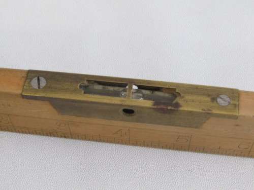 Antique Wood and Brass Spirit Level in excellent and working condition, Rabone & Sons, No.1369, 20cm