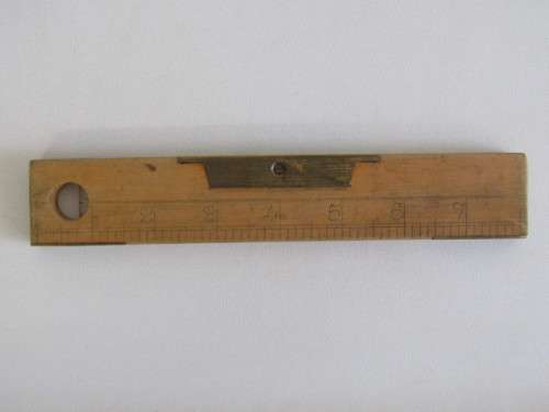 Antique Wood and Brass Spirit Level in excellent and working condition, Rabone & Sons, No.1369, 20cm