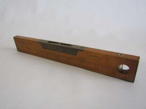 Antique Wood and Brass Spirit Level in excellent and working condition, Rabone & Sons, No22017, 25cm
