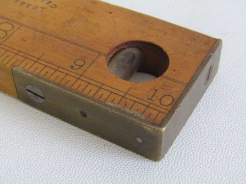 Antique Wood and Brass Spirit Level in excellent and working condition, Rabone & Sons, No22017, 25cm