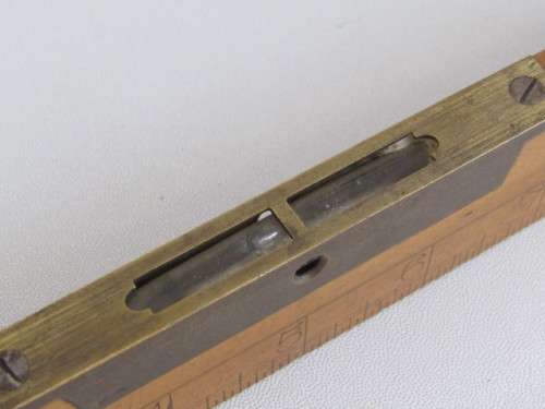 Antique Wood and Brass Spirit Level in excellent and working condition, Rabone & Sons, No22017, 25cm