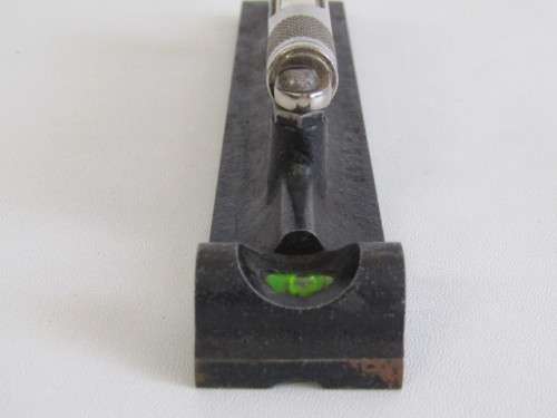 Vintage Cast Iron precision Spirit Level, 20.5cm long, excellent and working condition
